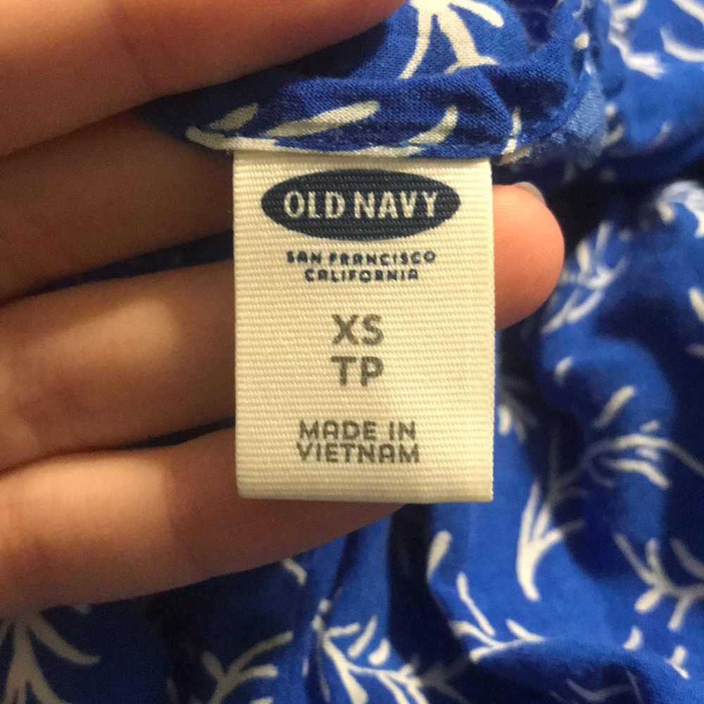 Old Navy blue spaghetti strap flow-y top - Picture 3 of 4